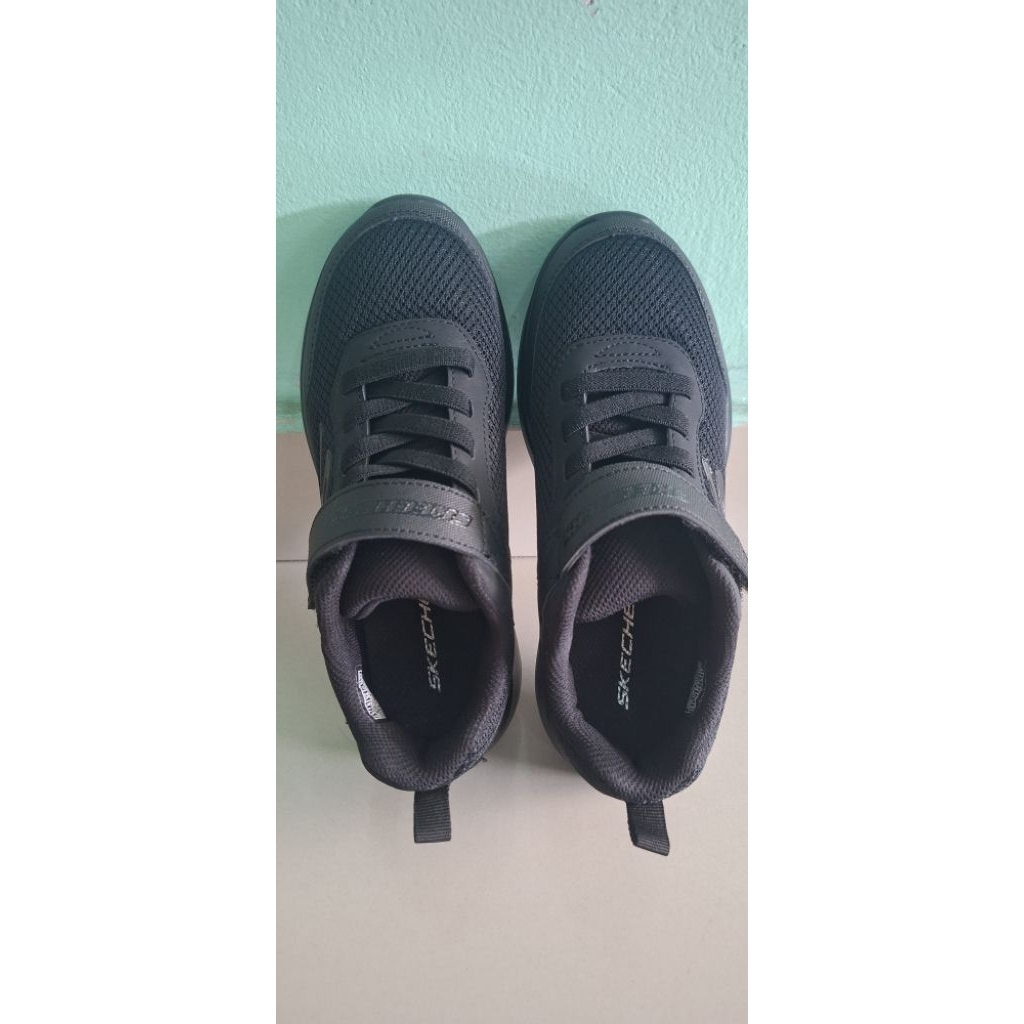 Sepatu skechers anak hitam ORI
