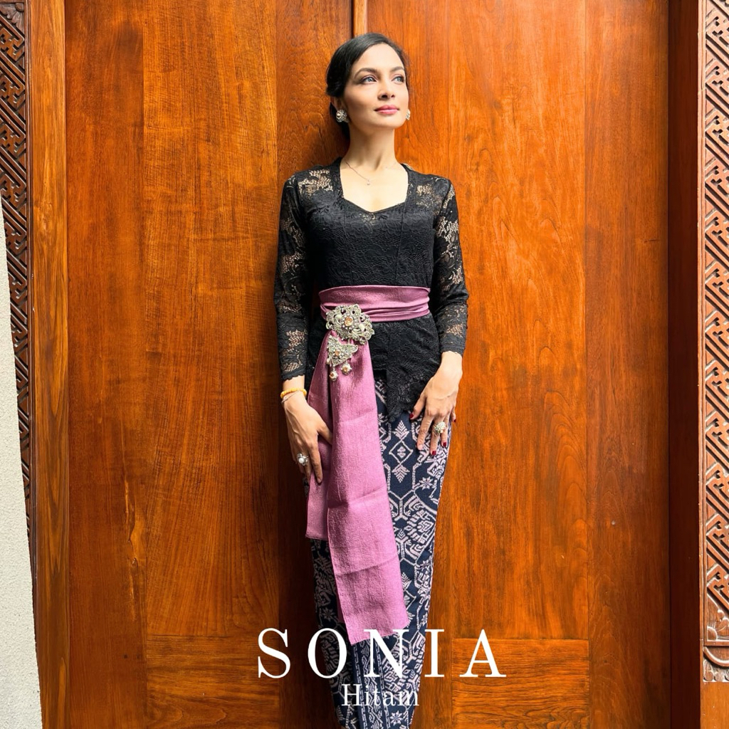 SETELAN KEBAYA BALI BROKAT SONIA SPECIAL WARNA HITAM | KEBAYA BROKAT | KEBAYA BALI | KEBAYA HITAM | 