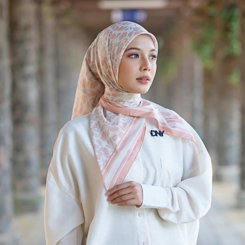 Deenay Sachi Series Scarf Original Warna Lime Pink Peach Bahan Voal Ultrafine Ukuran 115 x 115 cm Ba