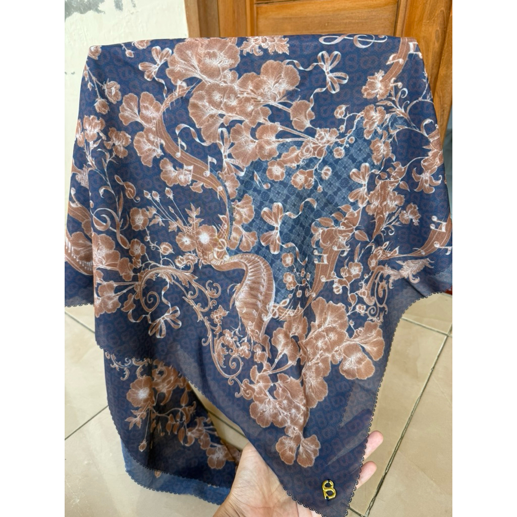 Buttonscraves (preloved)