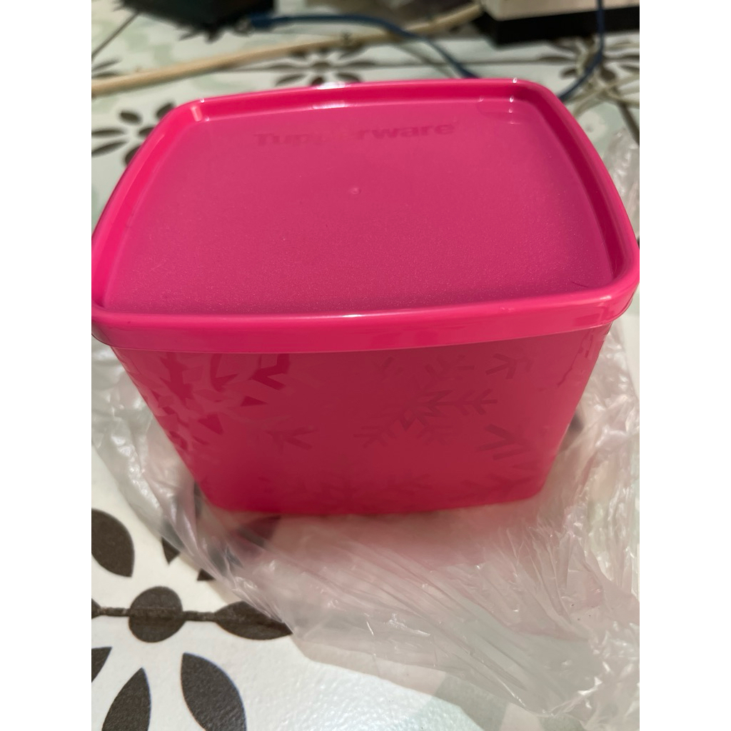 Frezer Square 800 ml pink ,1 pcs baru Tupperware