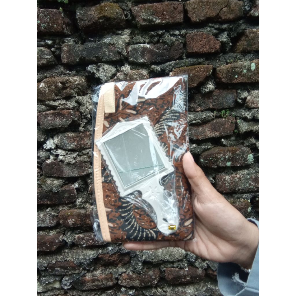 Souvenir pernikahan dompet batik + kaca ukuran 16x10cm sudah dikemas plastik murah meriah