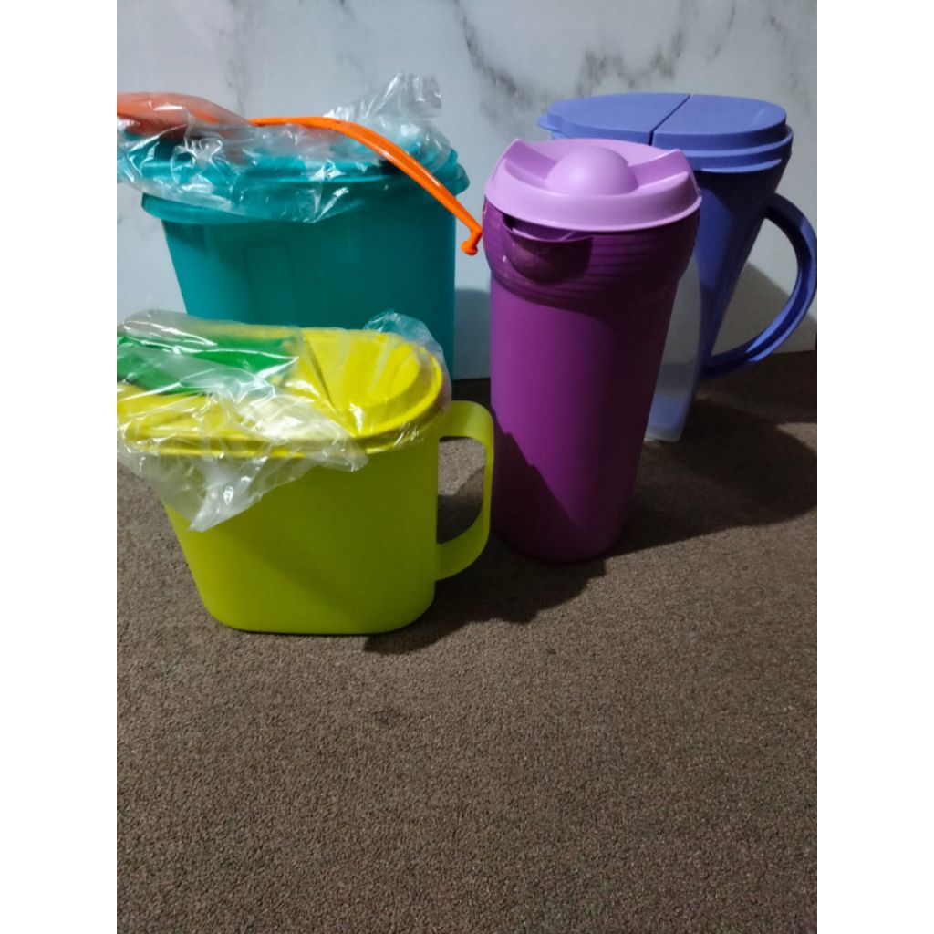 teko/pitcher tupperware