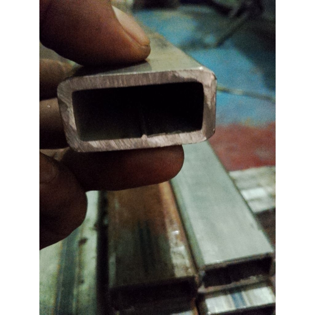 besi holo kotak 2 x 4 x tebal 3,3mm setok ready dan terbatas