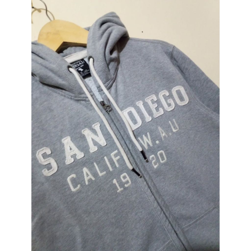 ZIPPER HOODIE WHO SANDIEGO