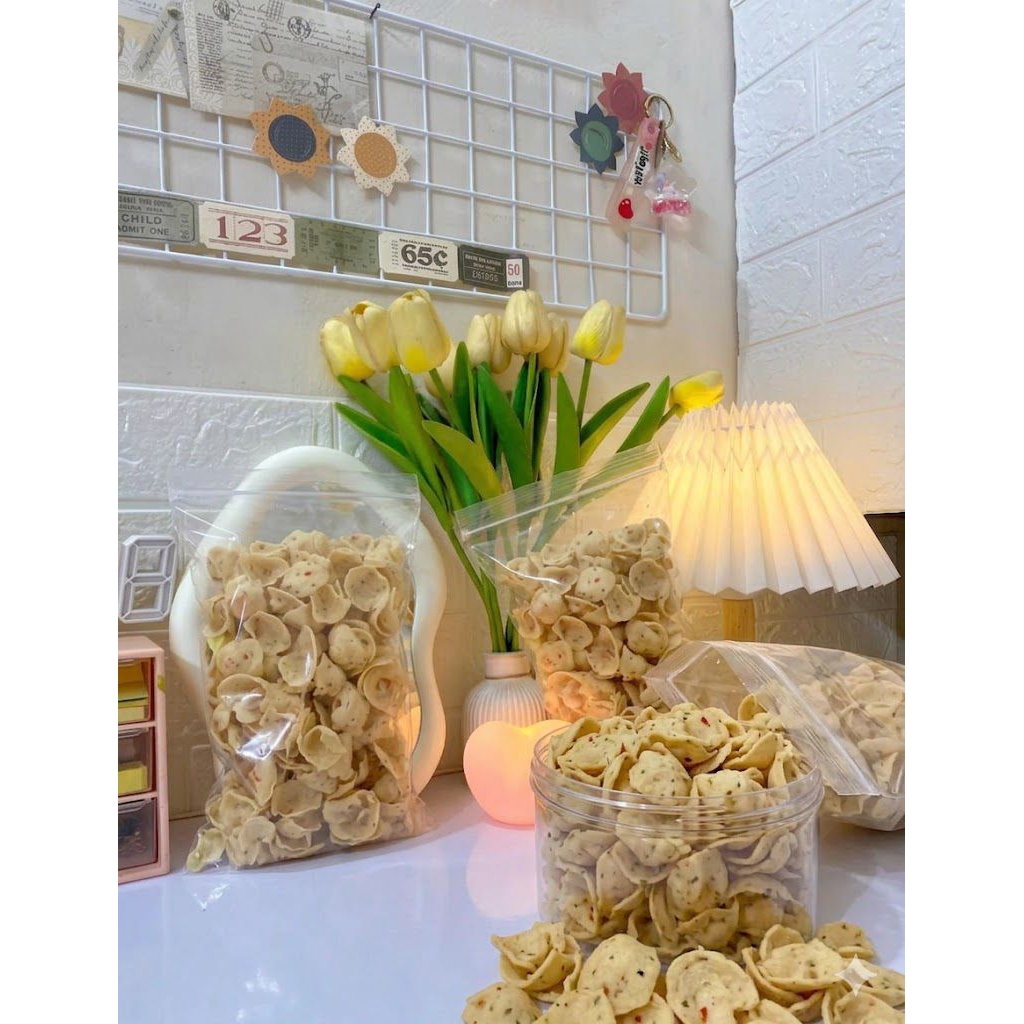 KUE BAWANG RASA ASIN GURIH kue stik bawang Kue kering khas lebaran oleh-oleh has bandung