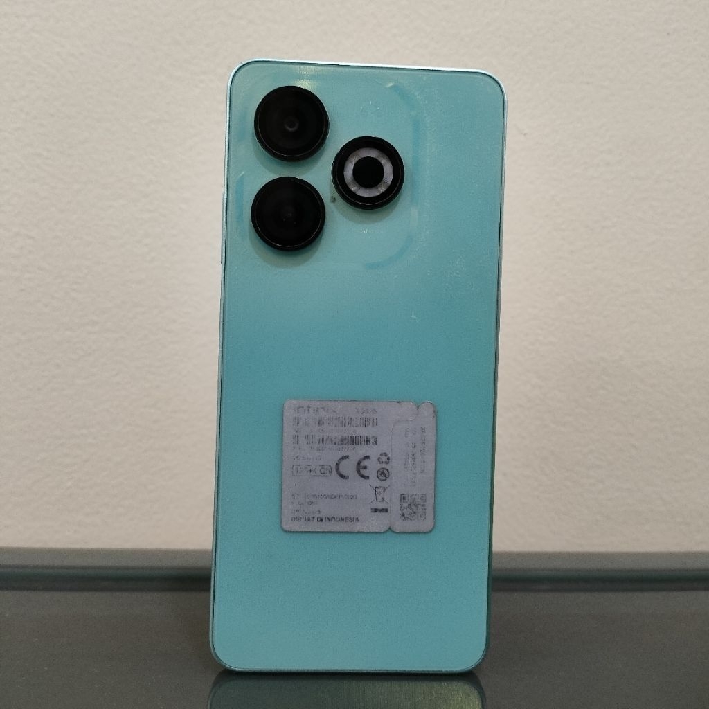Handphone Infinix Smart 8 Ram 4 128 GB (Batangan, Tanpa Charger)