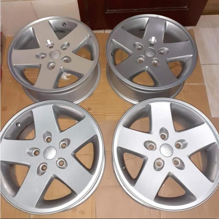 Velg Original Jeep Wrangler JK Ring 17 x 7.5 R17 Standard OEM Bekas Sangat Baik 1 Set 4 Pcs