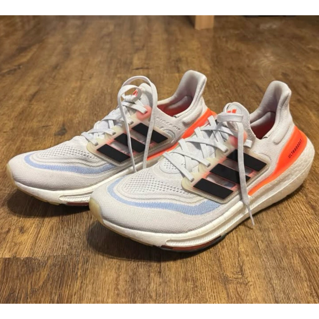 Adidas ultraboost light size 43