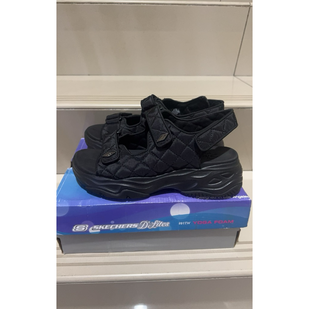 Sandal Skechers D'Lites with Yoga Foam Original Ready Stock