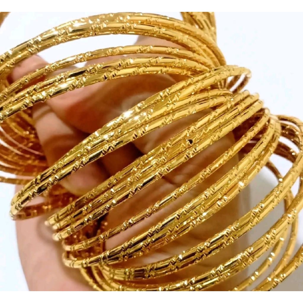 promo gelang kroncong ukir wanita anti kratat tidak mudah lutur bahan titanium terlapis lapisan mas 