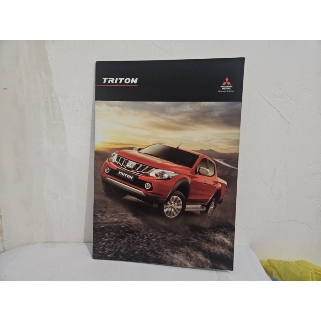 brosur katalog mobil mitsubishi triton 2019 buku booklet