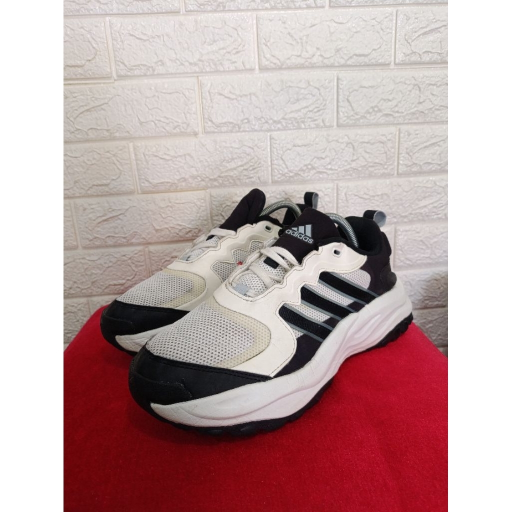 Sepatu sneaker running basket second seken branded adidas