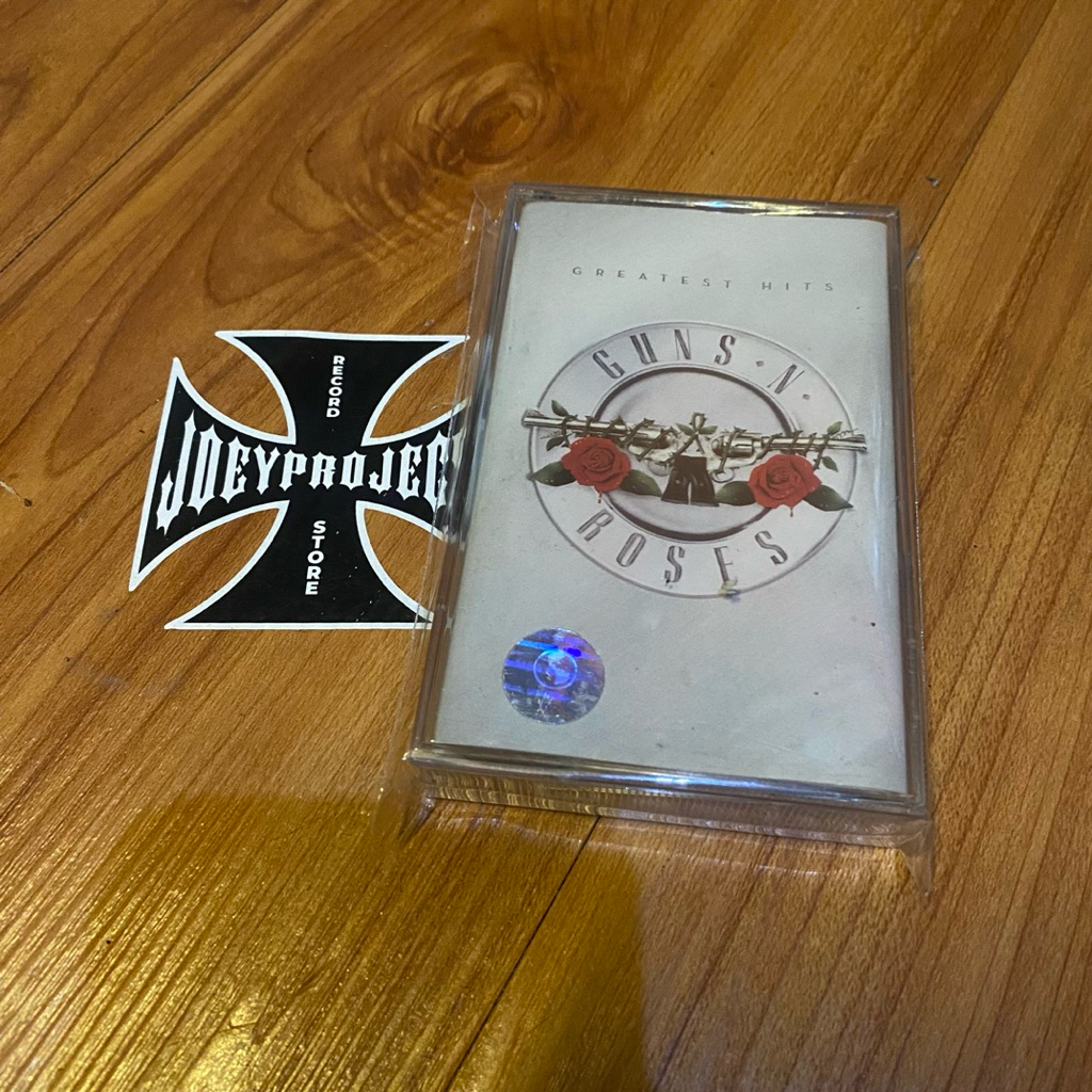 kaset guns n roses - greatest hits