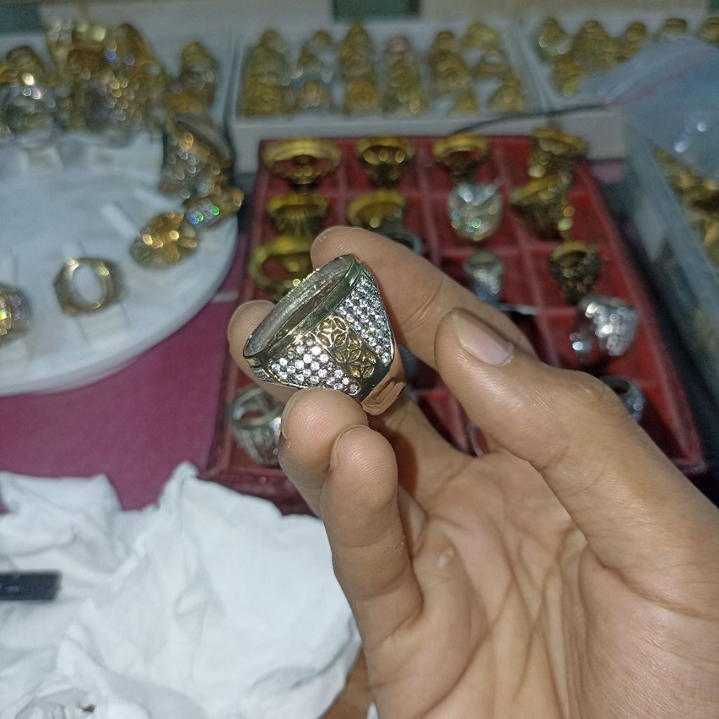 EMBAN KUNINGAN EMBAN BATU AKIK RING KUNINGAN KROM CINCIN BATU AKIK DAN PERMATA BAHAN KUNINGAN SARI S