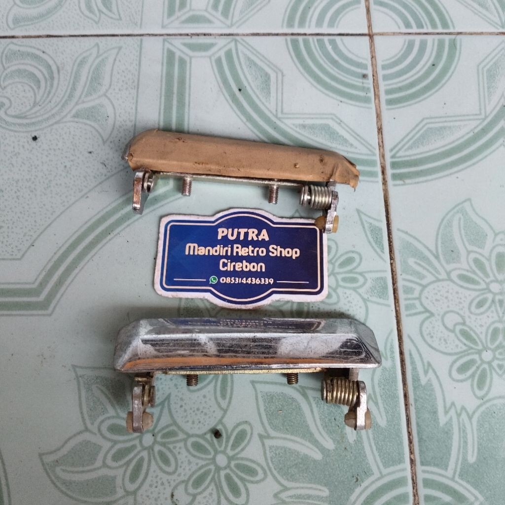 Handle pintu sepasang colt t120 original nos