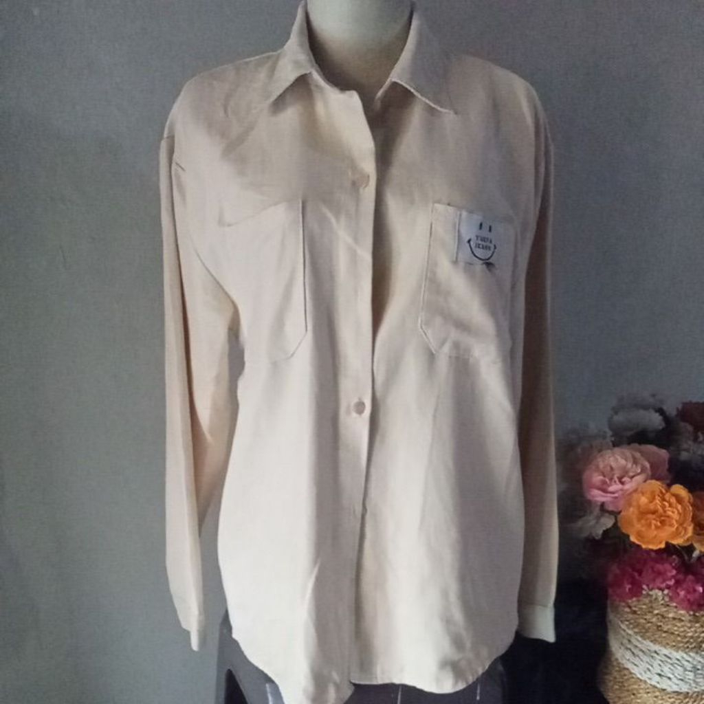 preloved kemeja wanita cream