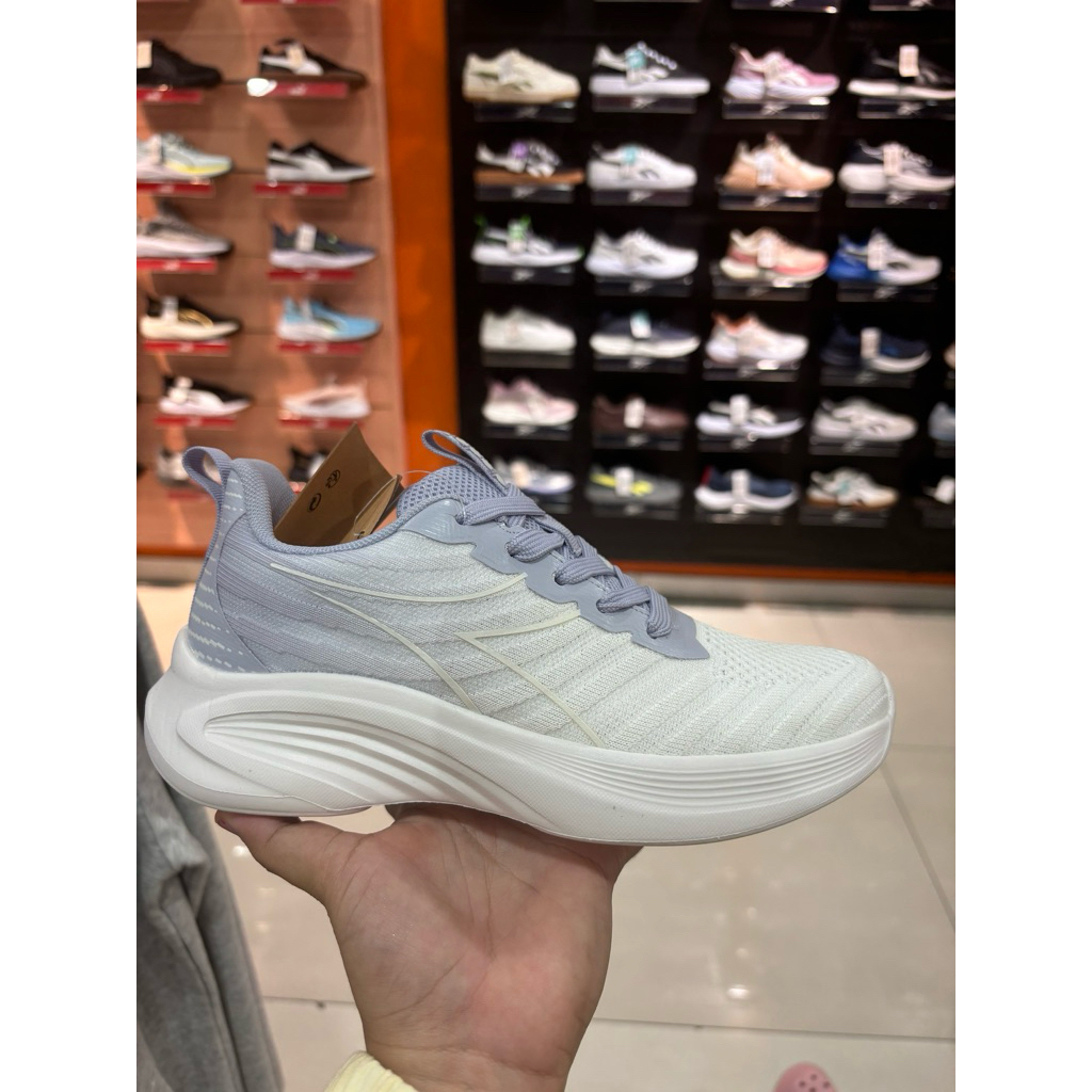 SALE 70% Sepatu diadora women