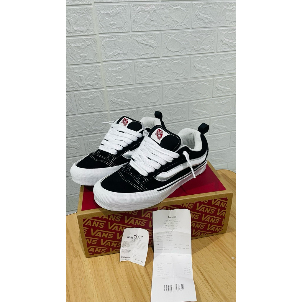 VANS KNU SKOOL