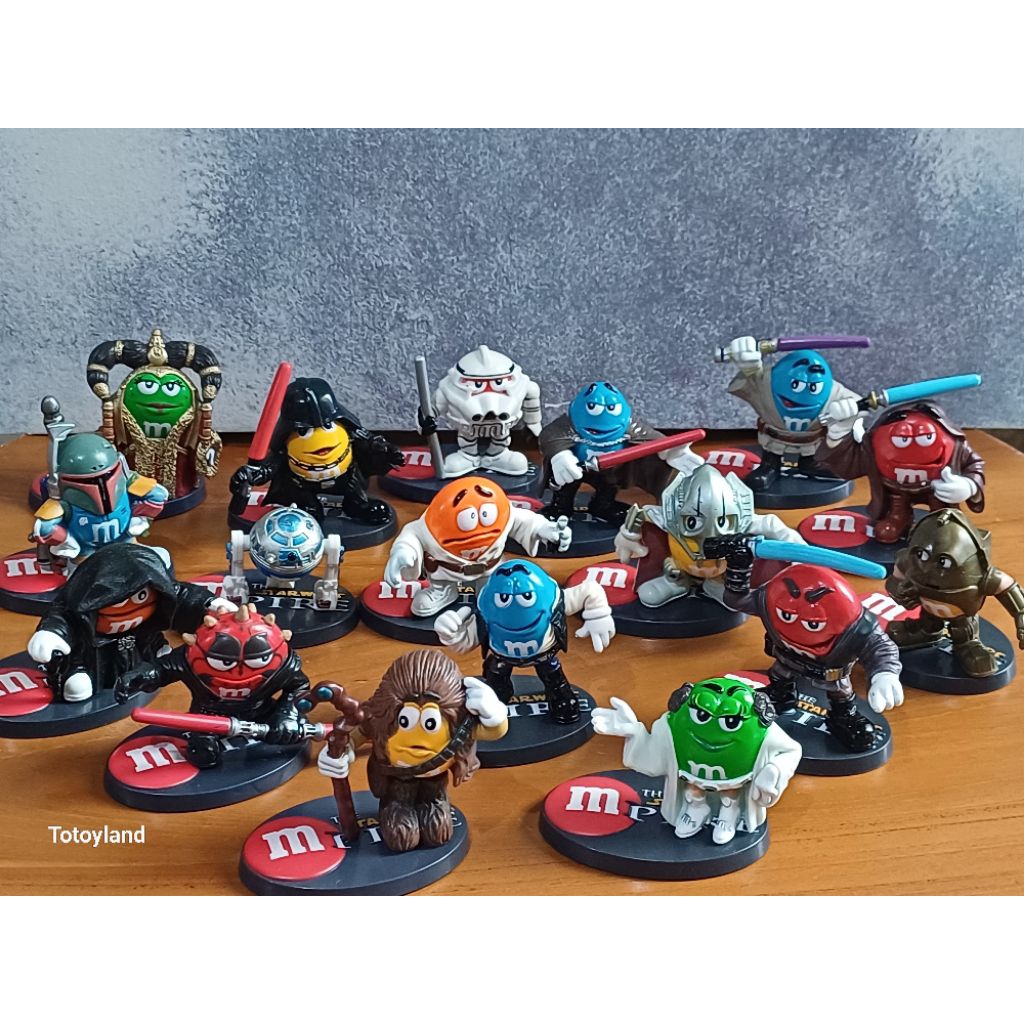 M&M Star Wars Hasbro Mpire Figurine with Base Complete Set of 17