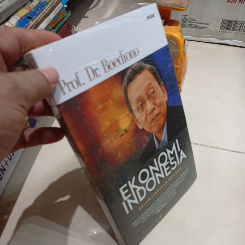 EKONOMI INDONESIA DALAM LINTASAN SEJARAH Prof, Dr. Boediono