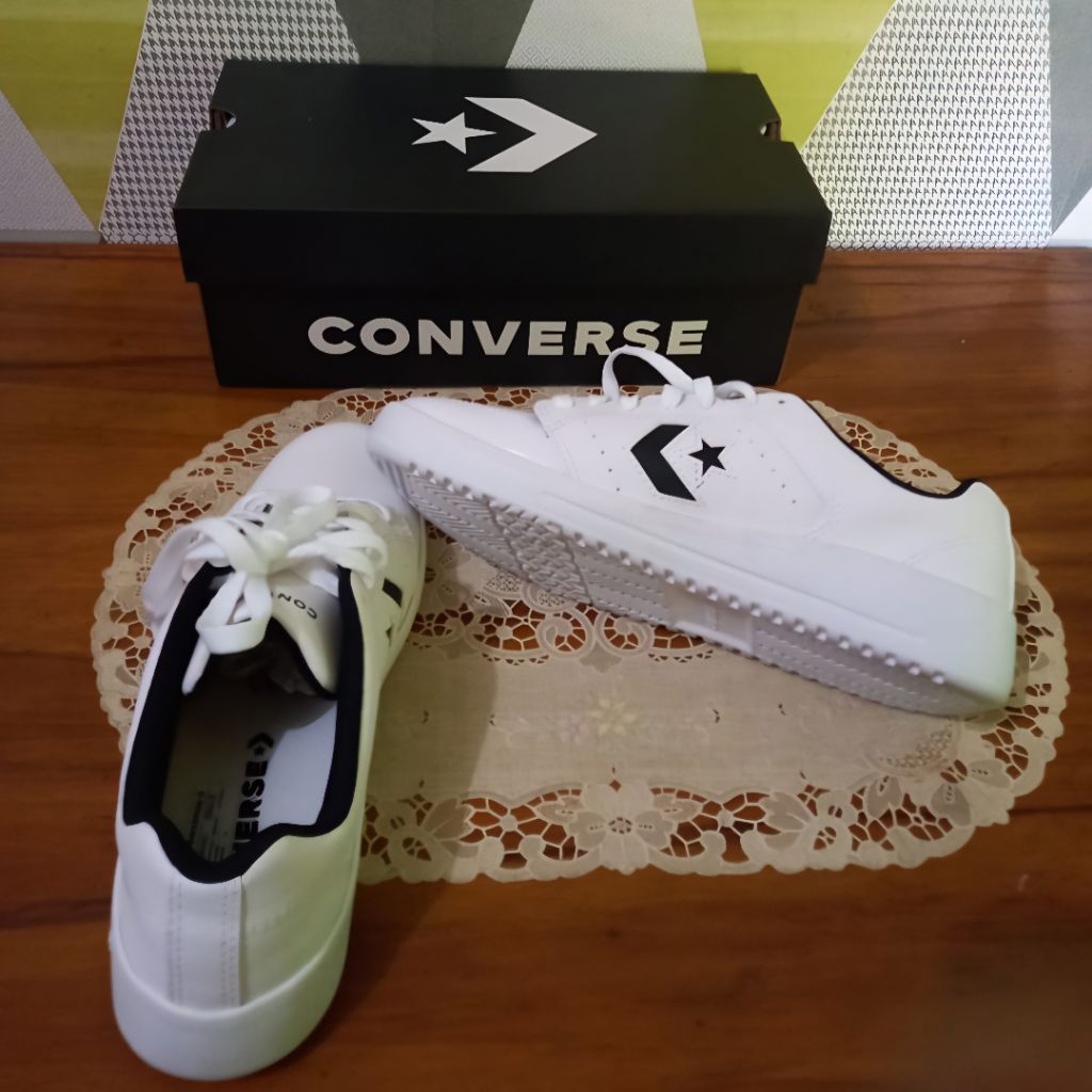 Converse Day One Court Sneakers Sepatu Putih Hitam