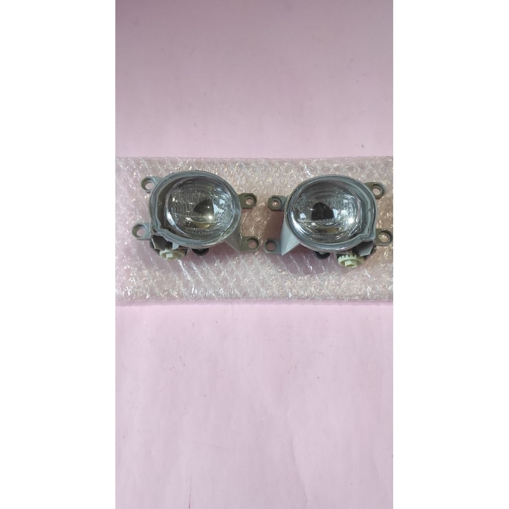 LAMPU LED LAMPU FOGLAMP LAMPU KABUT YARIS CAMRY ORIGINAL