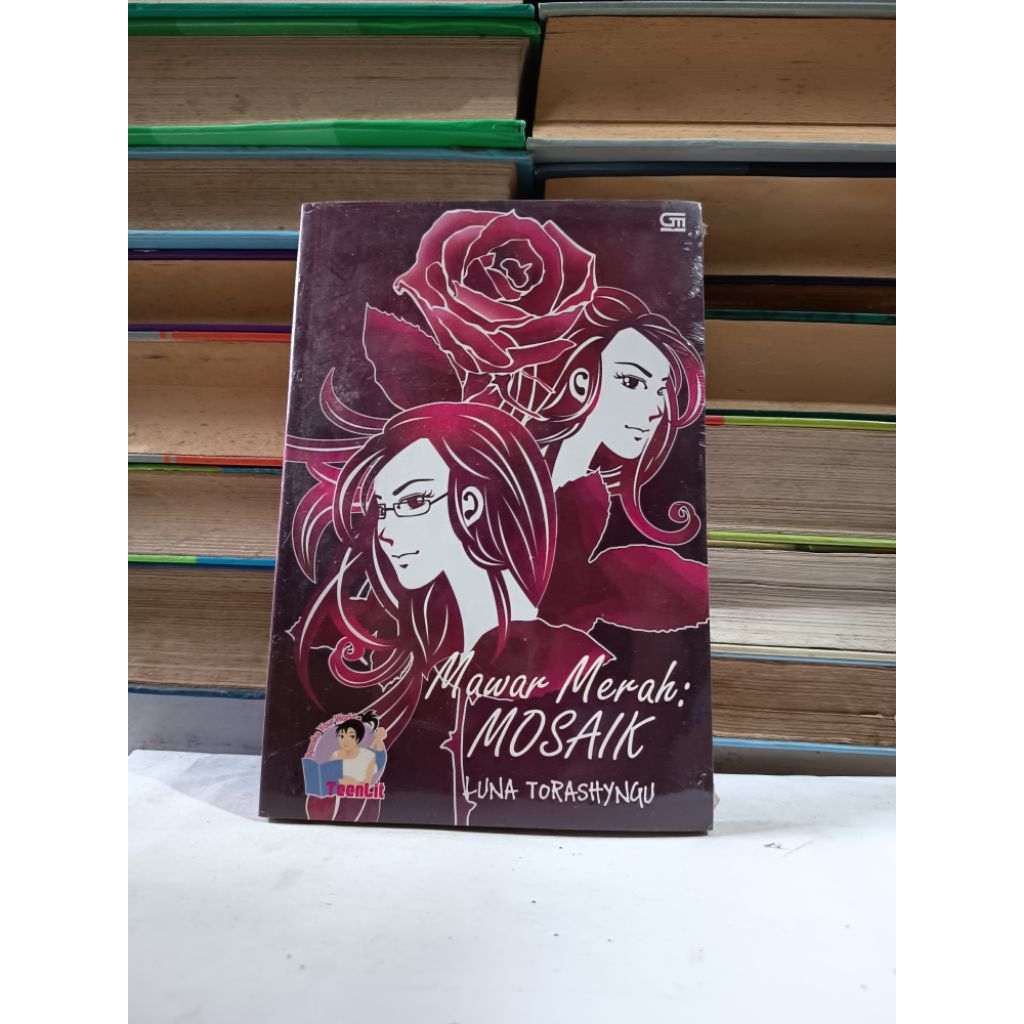 MAWAR MERAH MOSAIK - LUNA TORASHINGU