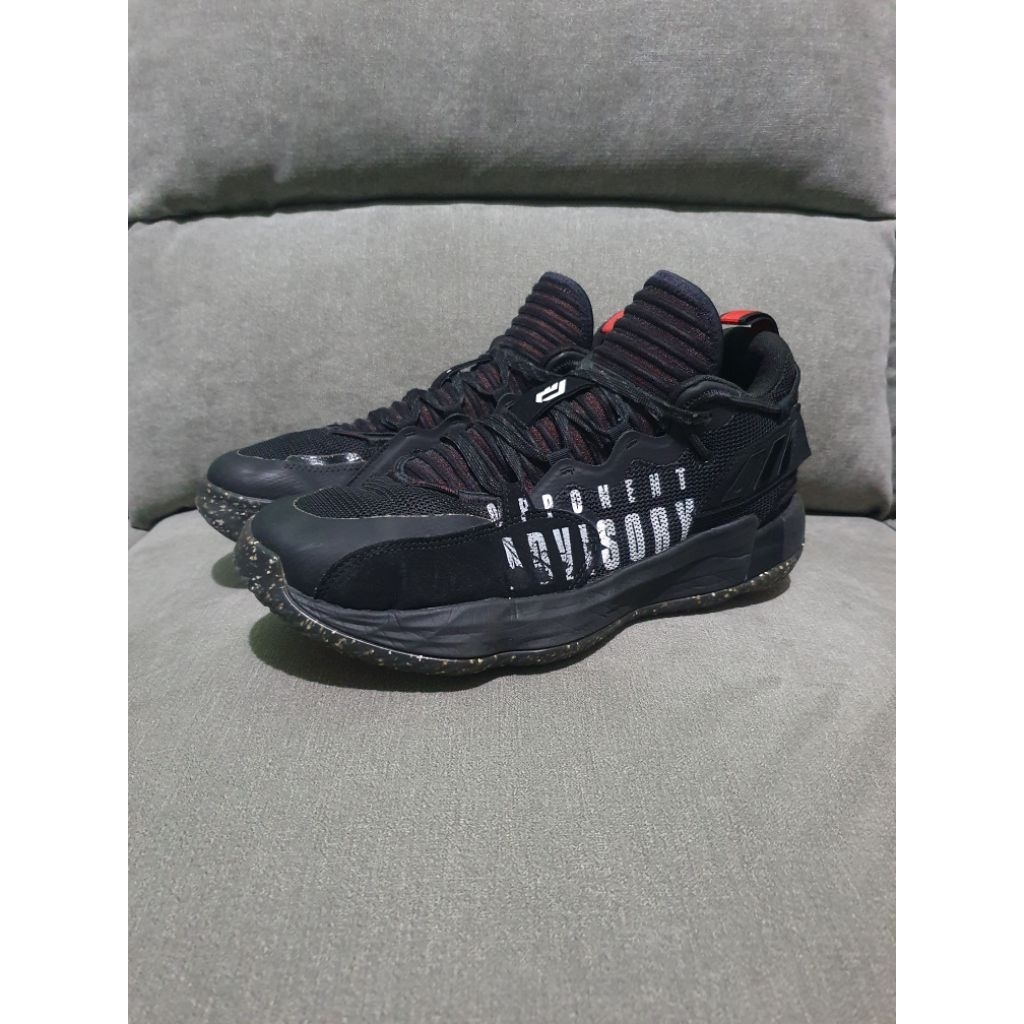 Sepatu Basket Second (Size 44)