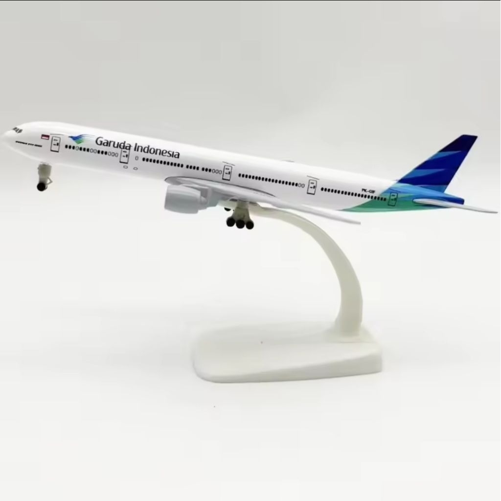 Miniatur Pesawat Garuda Indonesia B777-300ER 20Cm