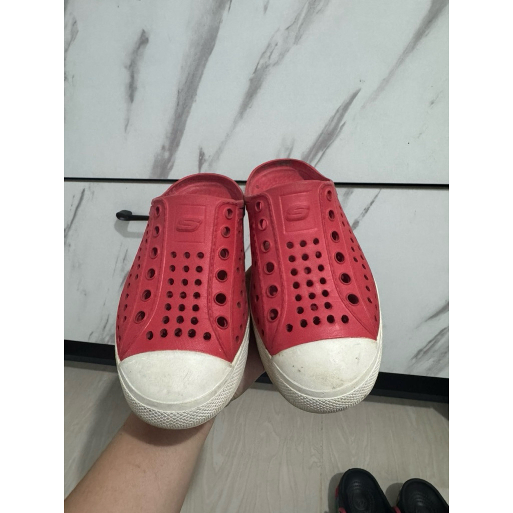 Sandal Anak Skechers Original Slip On Red Color - Preloved - Size 34 insole 20cm