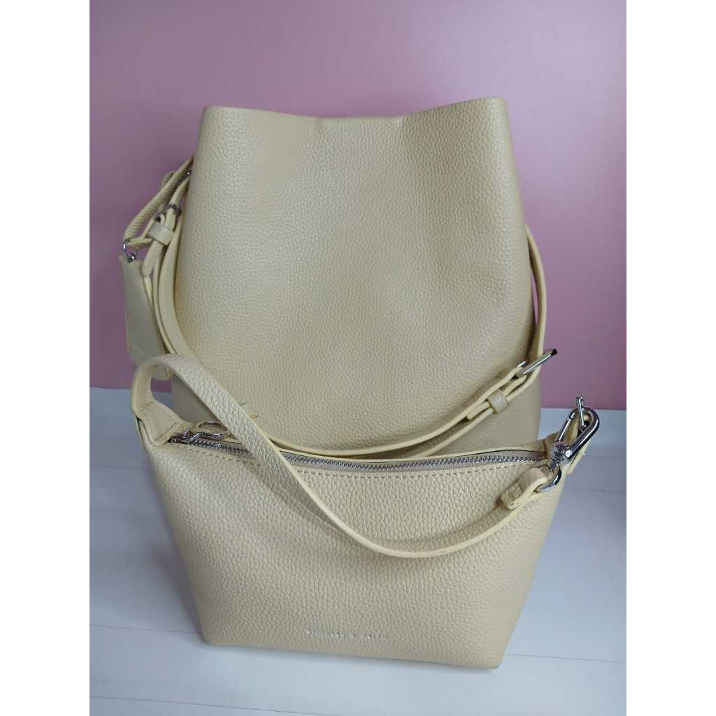 TAS CHARLES N KEITH BERYL BUCKET YELLOW BUTTER PRELOVED