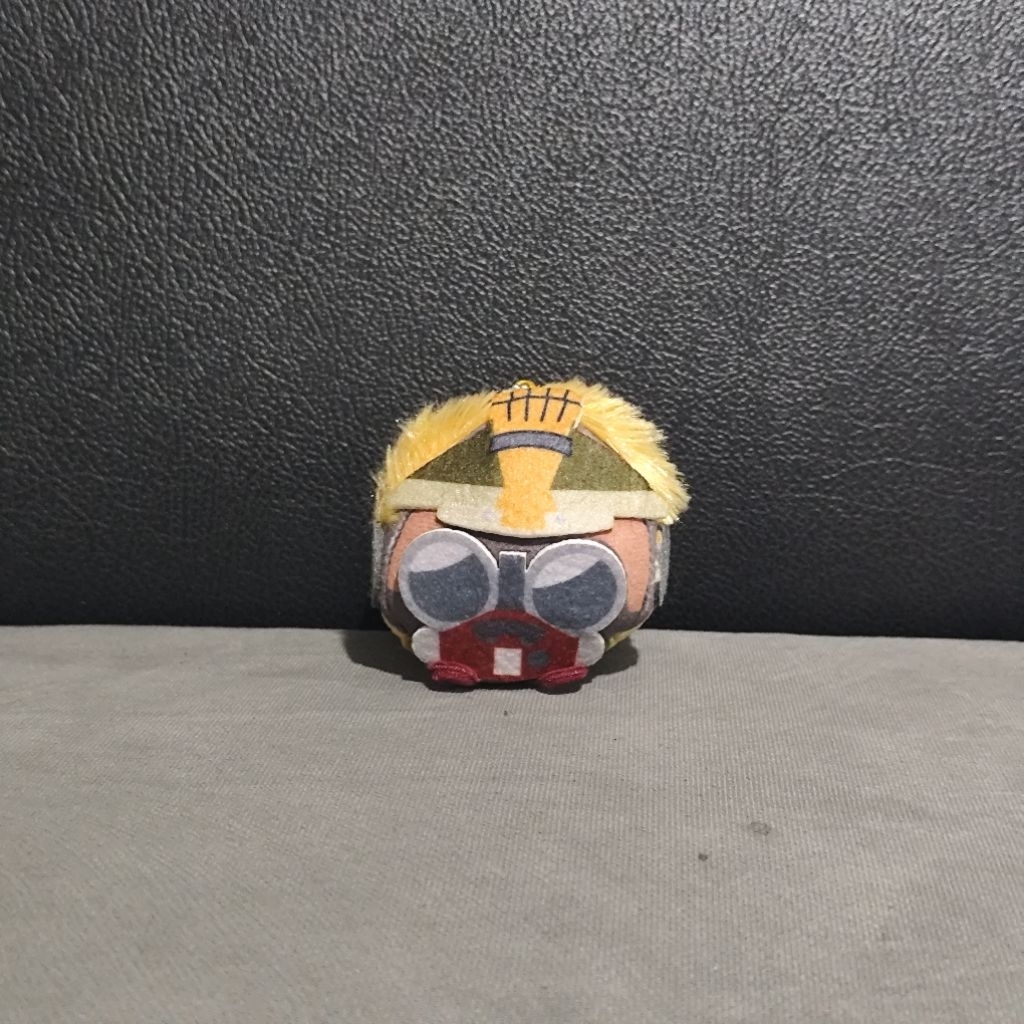 Plush Keychain Bloodhound Apex Legends