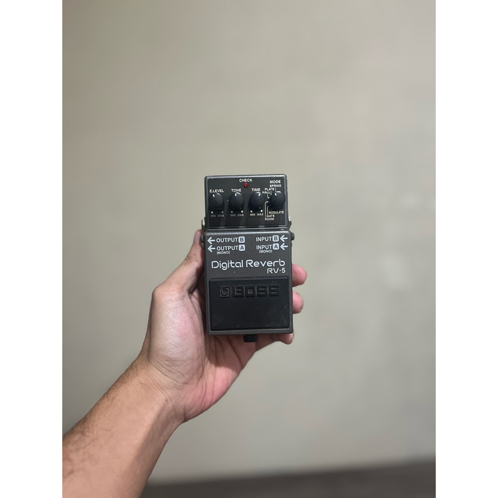 Efek Gitar Boss RV 5 Digital Reverb