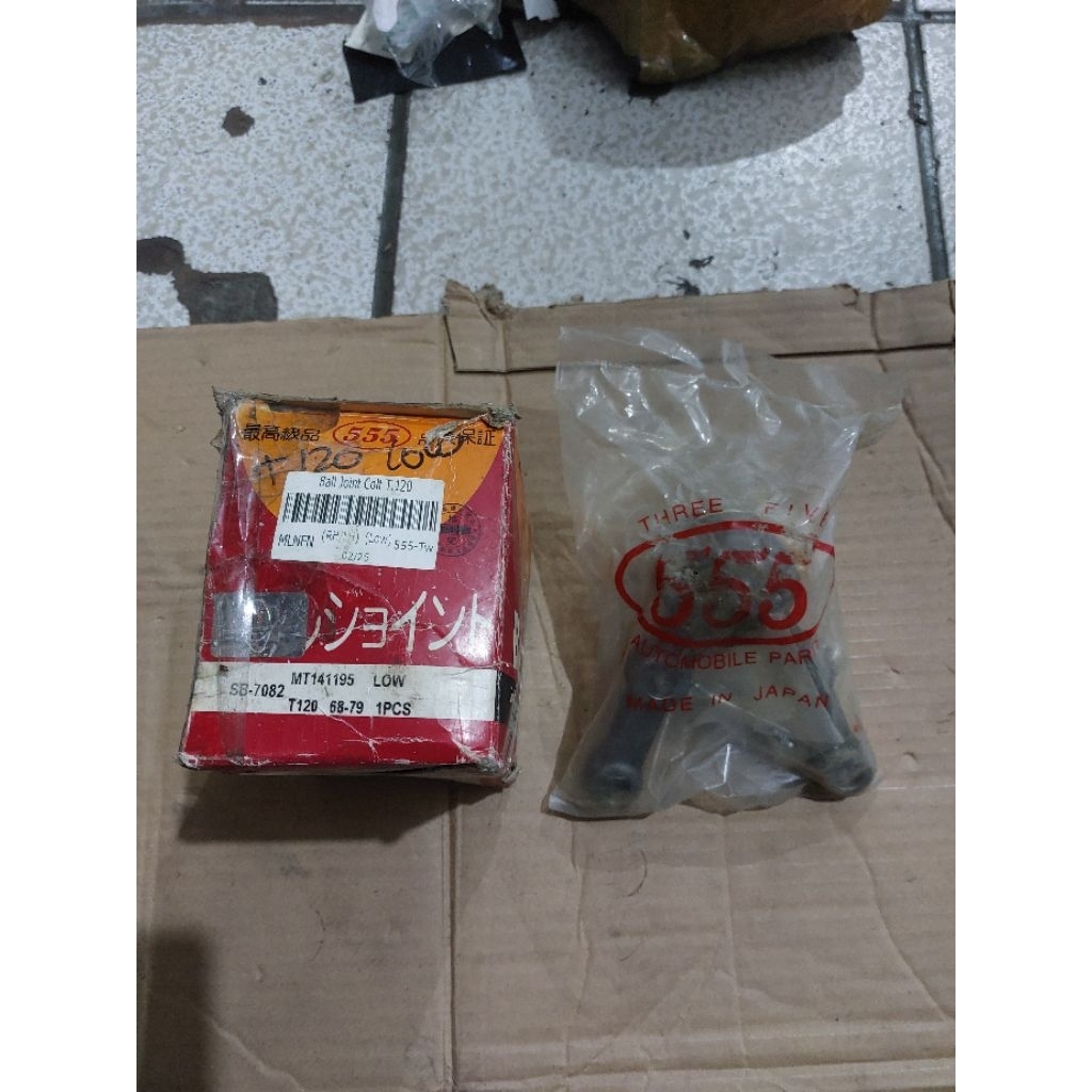 ball joint bawah colt t120 lama ( 555 )