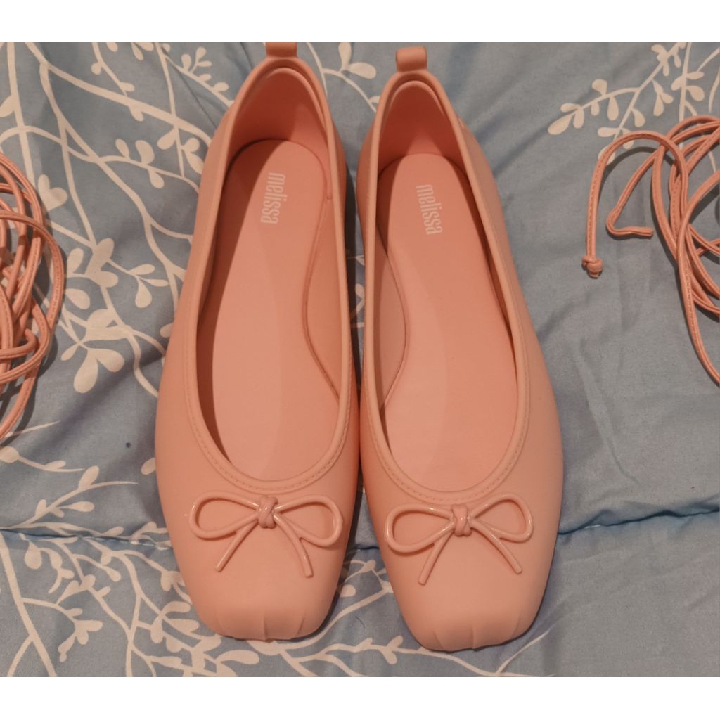 Sepatu Wanita Flat / Flat Shoes warna Pink bahan Jelly merk Melissa Preloved