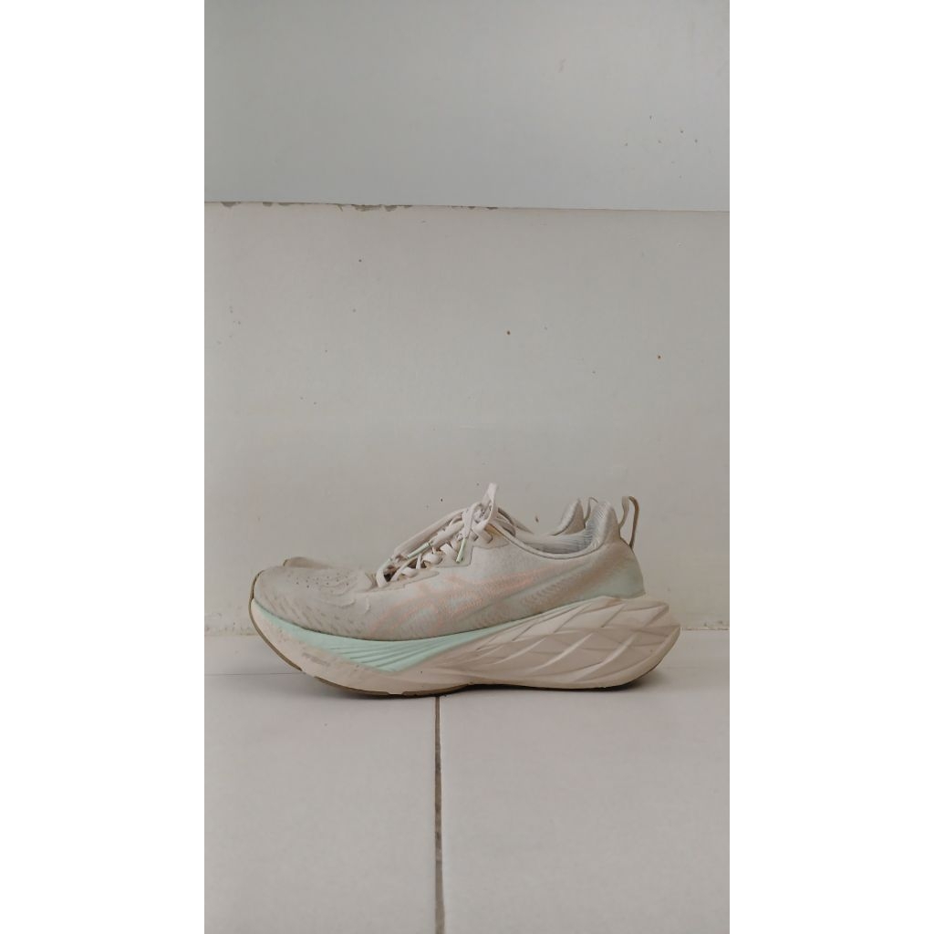 ASICS novablast 4 oatmeal moonrock sepatu lari wanita women running shoes