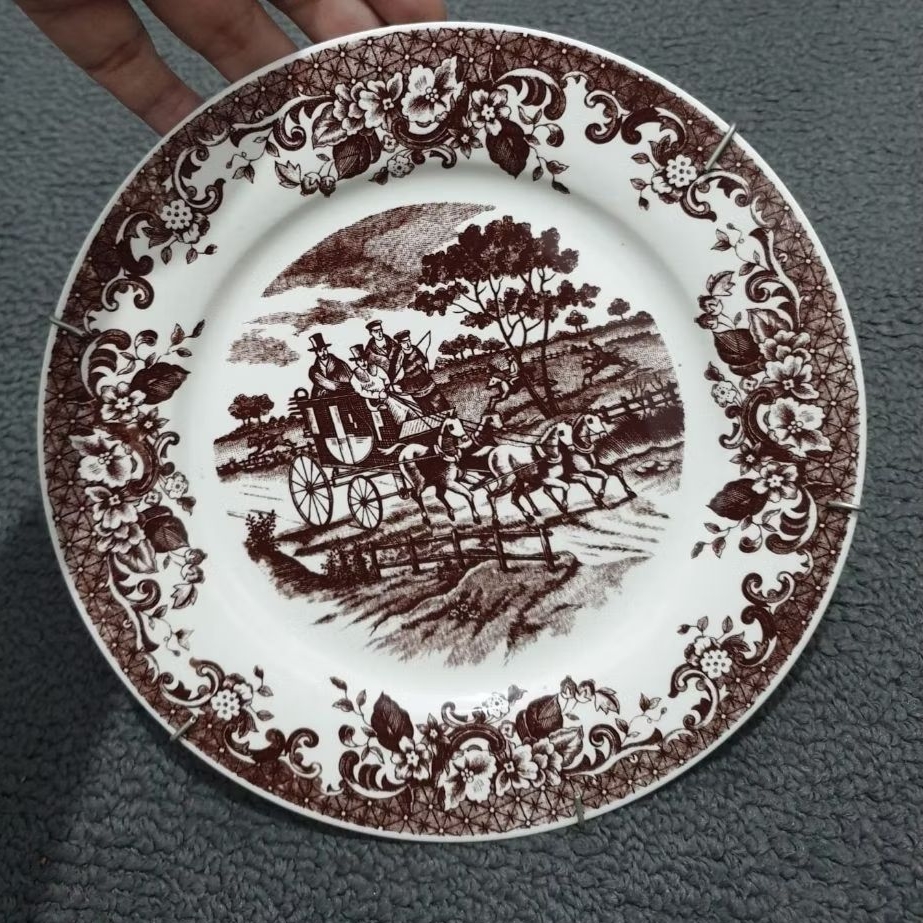 Piring hias keramik kuda coklat/piring pajangan