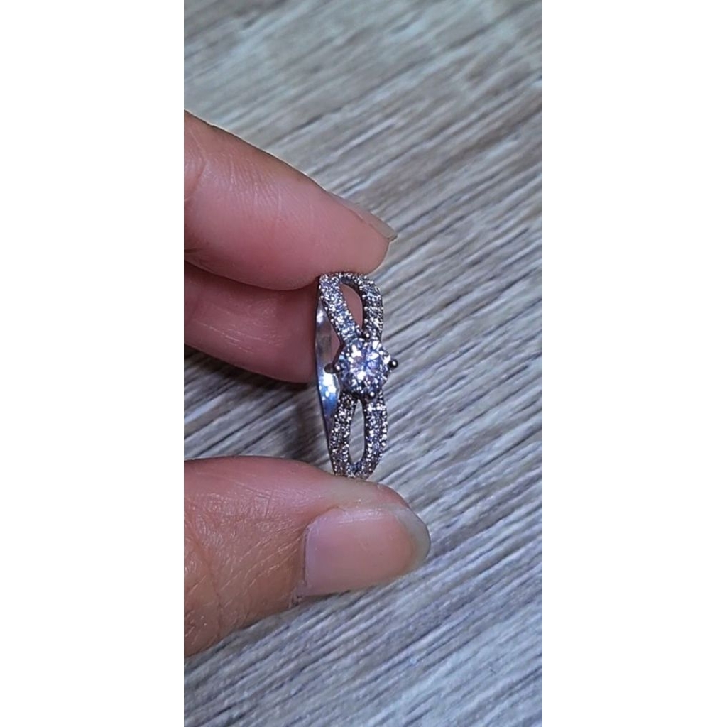 Cincin Emas Berlian 18K Elegan – 31 Butir Berlian 0,75 Ct | Ring Size 16 | Berat 1,88 Gram