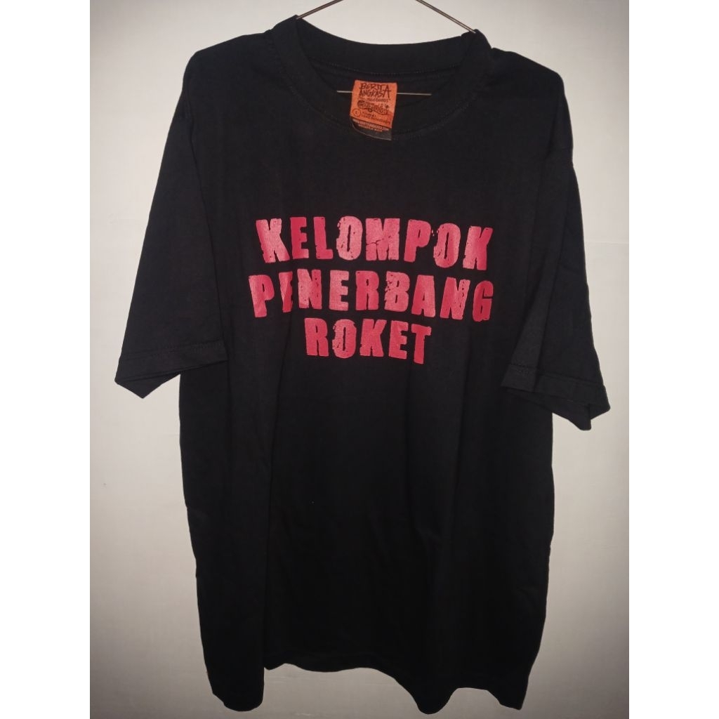 tshirt Kelompok Penerbang Roket- Permisi Official Merchandise