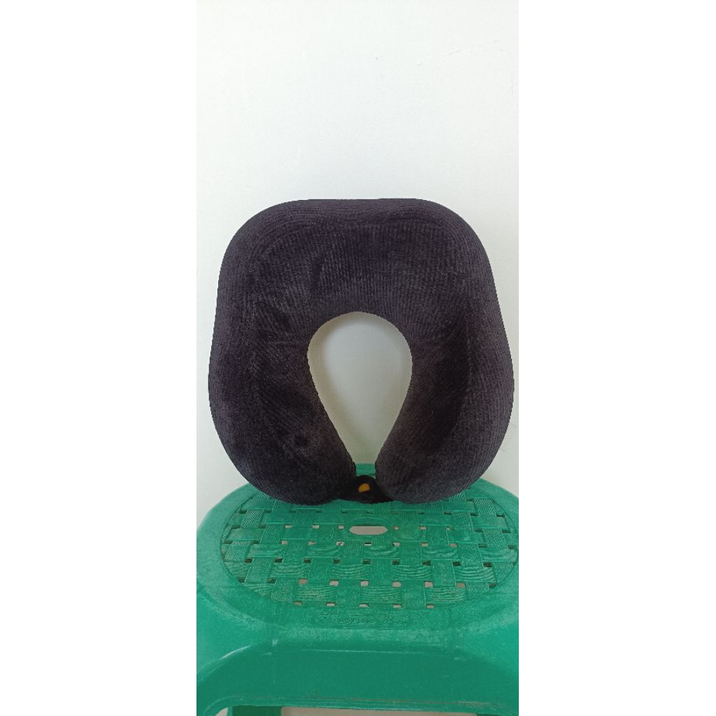 AZKO Passport Bantal Leher Memory Foam - Preloved