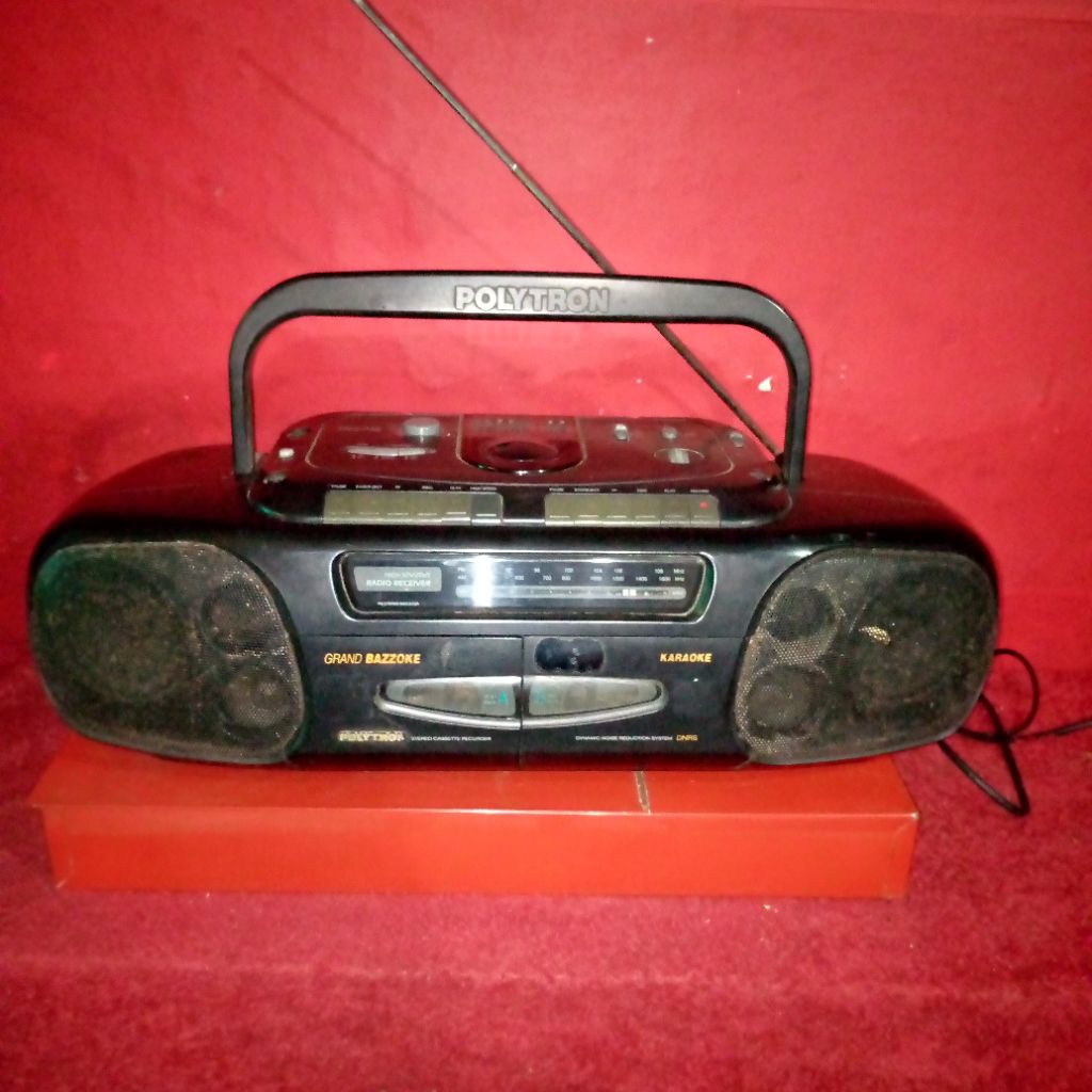 radio jadul polytron kapsul hitam