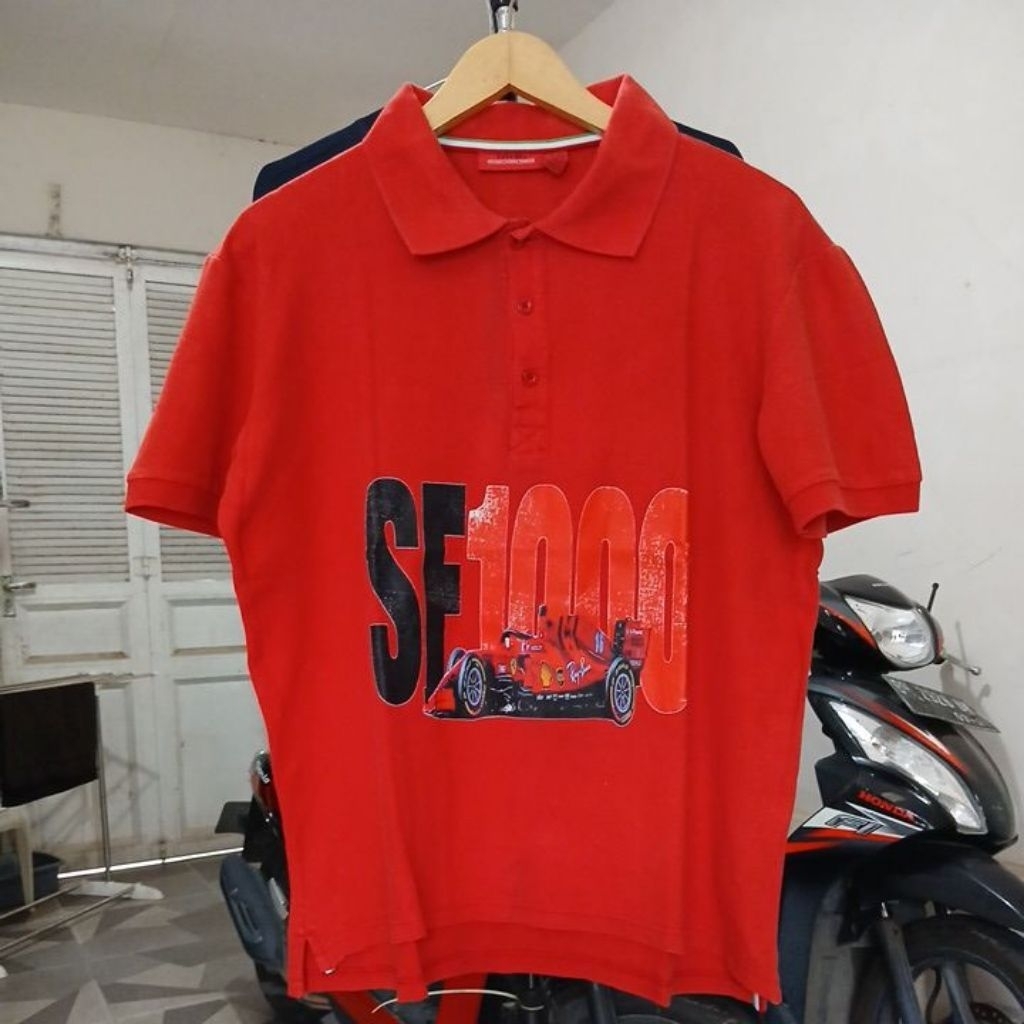Kaos katun kerah polo warna merah kancing embos FERRARI second Original size XL ld 116cm Pjg 70cm mu