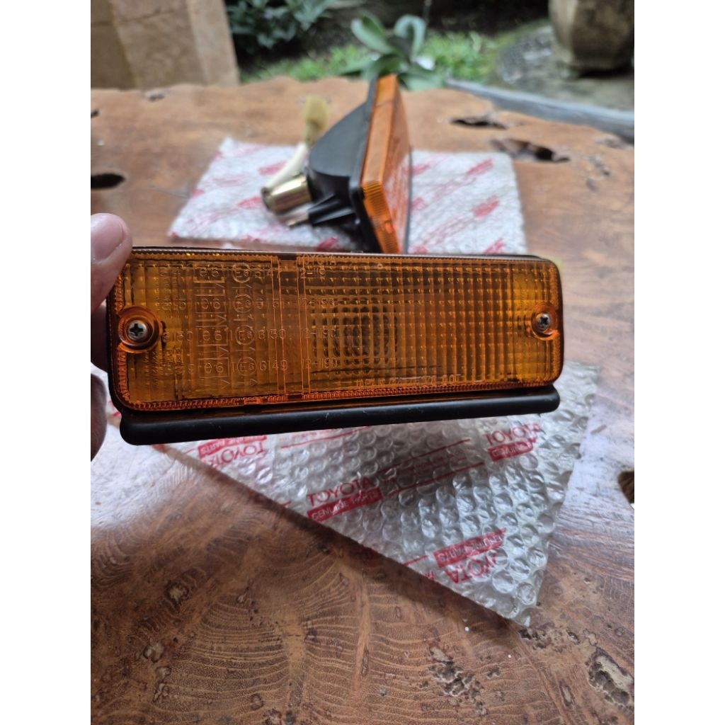 Lampu Sein Bumper Assy Corolla DX 82 Bumper Besi Original Koito Japan LH RH