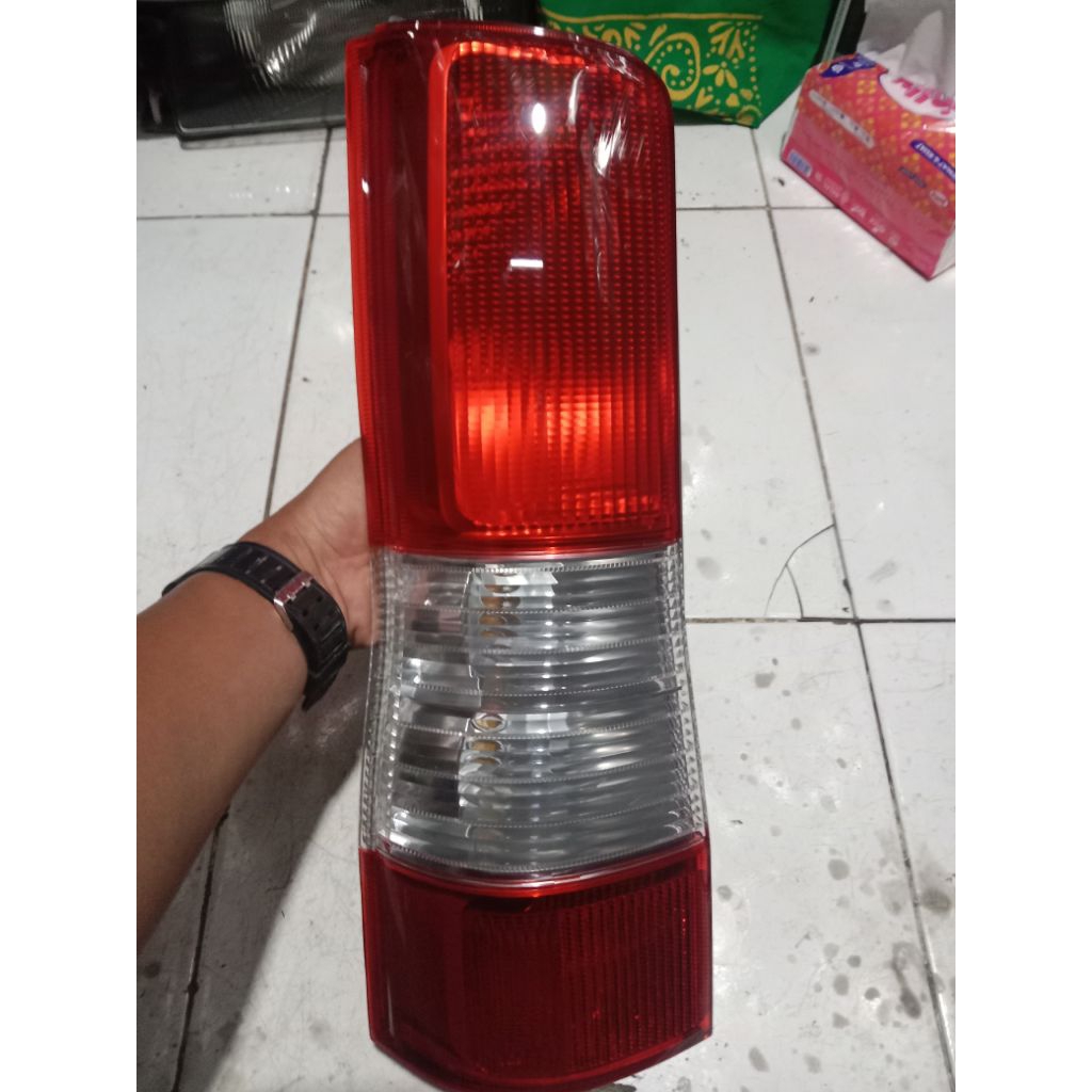 stoplamp lampu belakang daihatsu grand max
