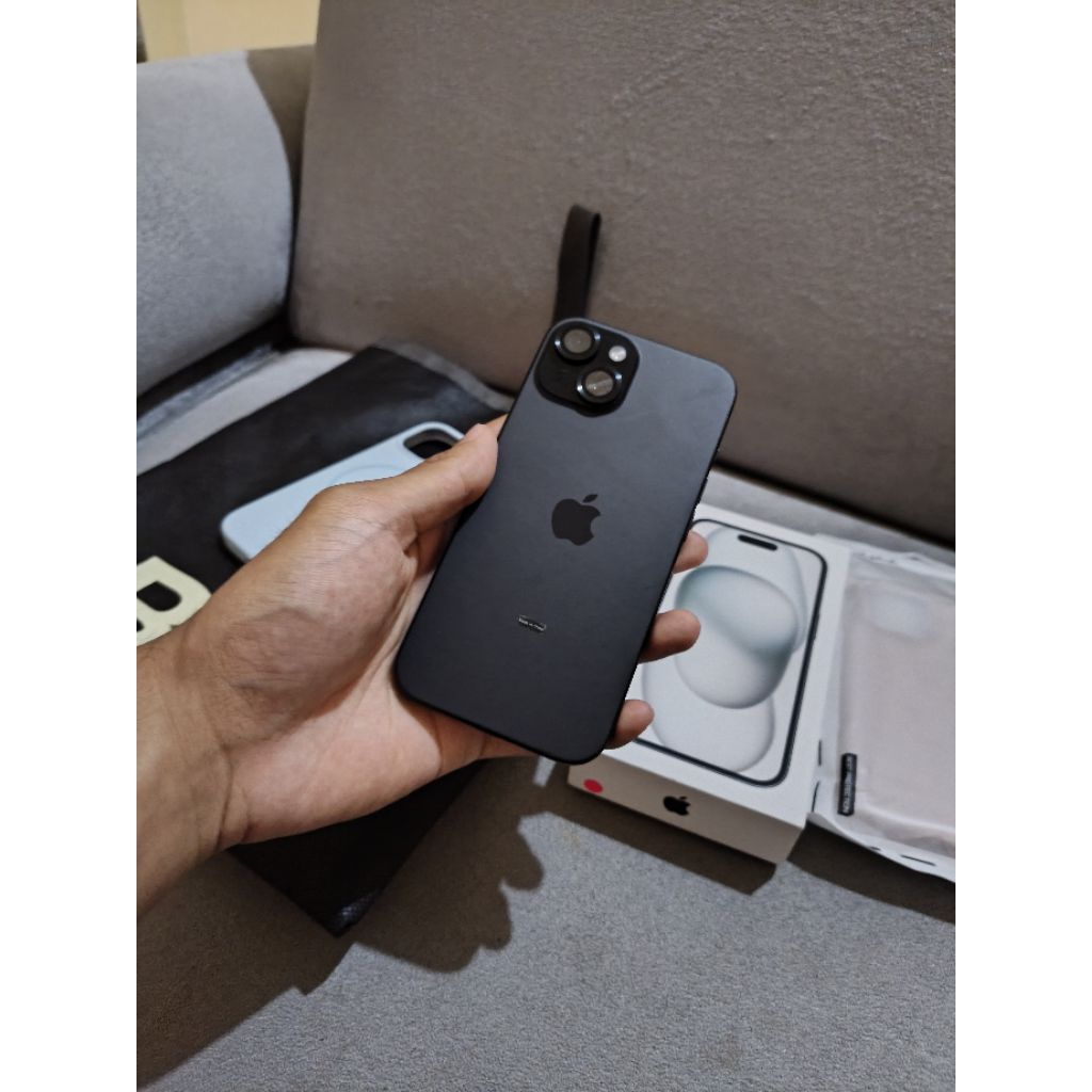 Iphone 15 Iphone 15 128GB Ibox pemakaian 2 Bulan Noken, Likenew dan Fullset sampai Nota