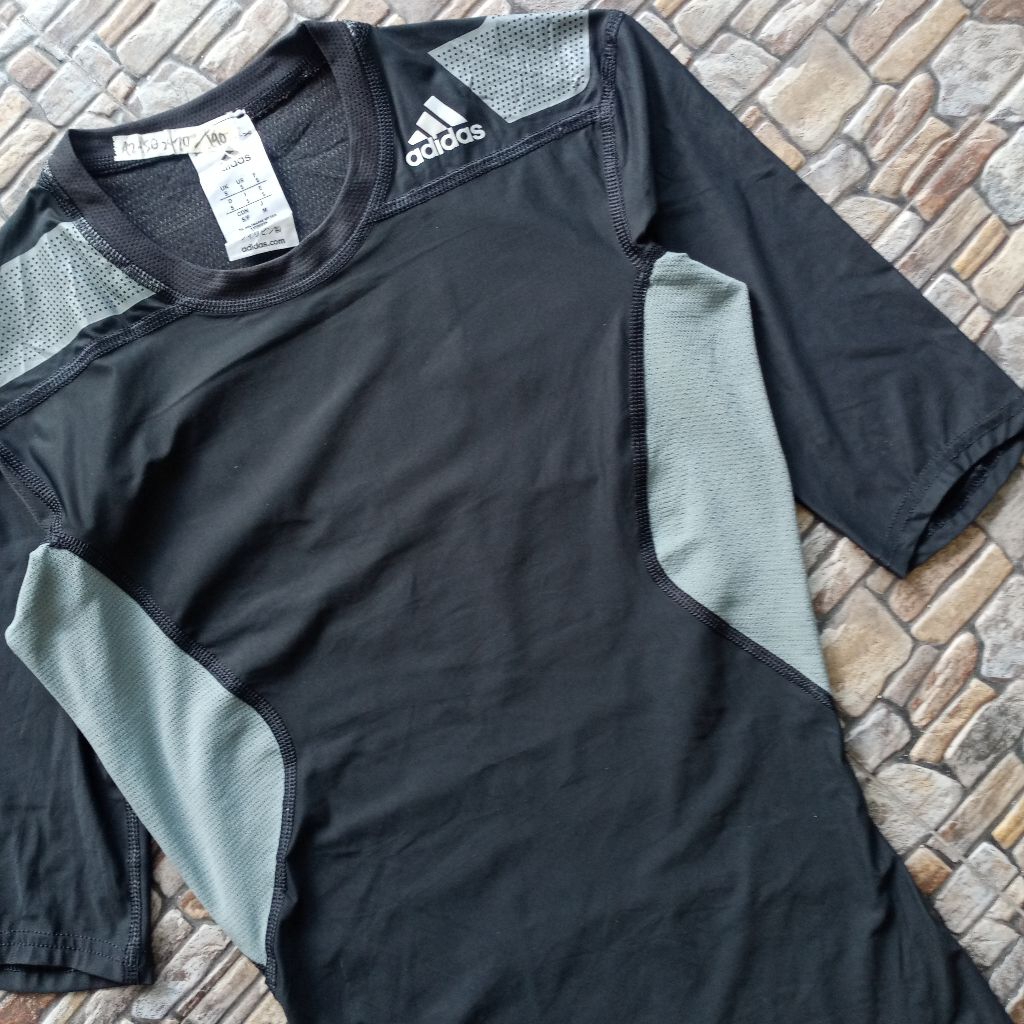 Kaos Jersey ADIDAS TECHFIT official tag original preloved
