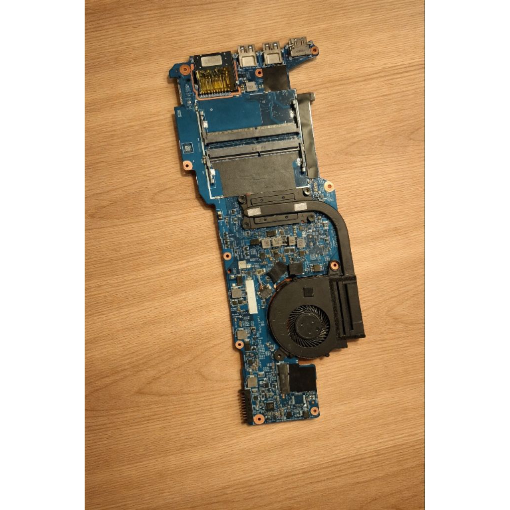 motherboard hp pavilion X360 13-u105ne core i5 generasi 7 hidup no display