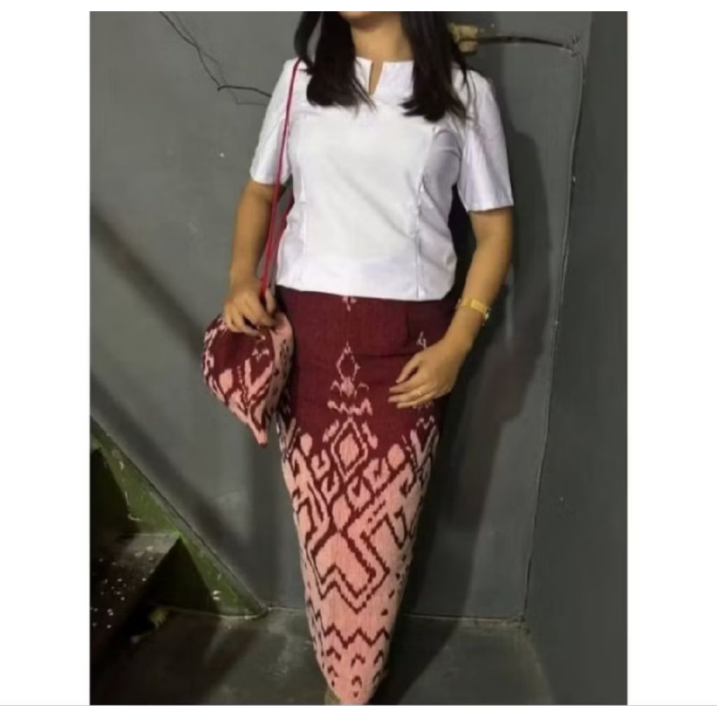 BAJU SETELAN ADAT TORAJA