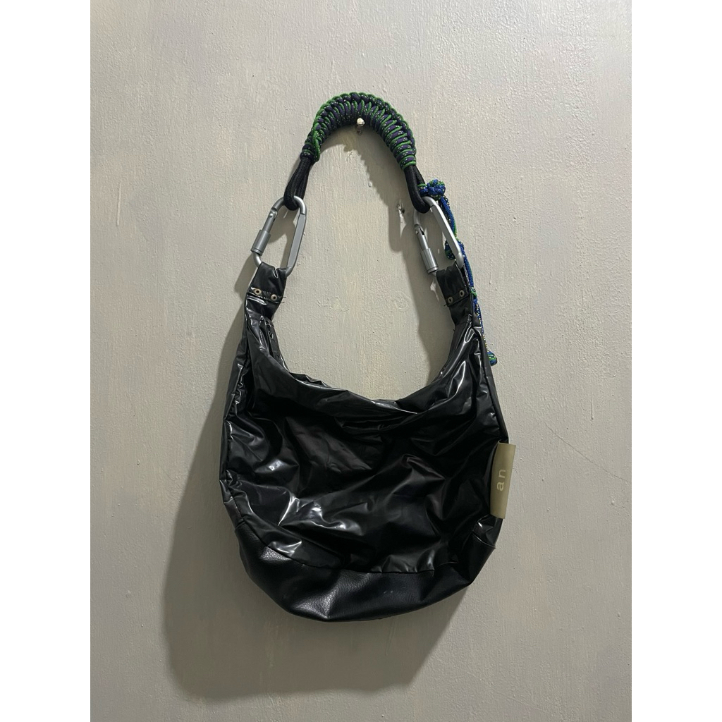 Shoulder Bag Antidote